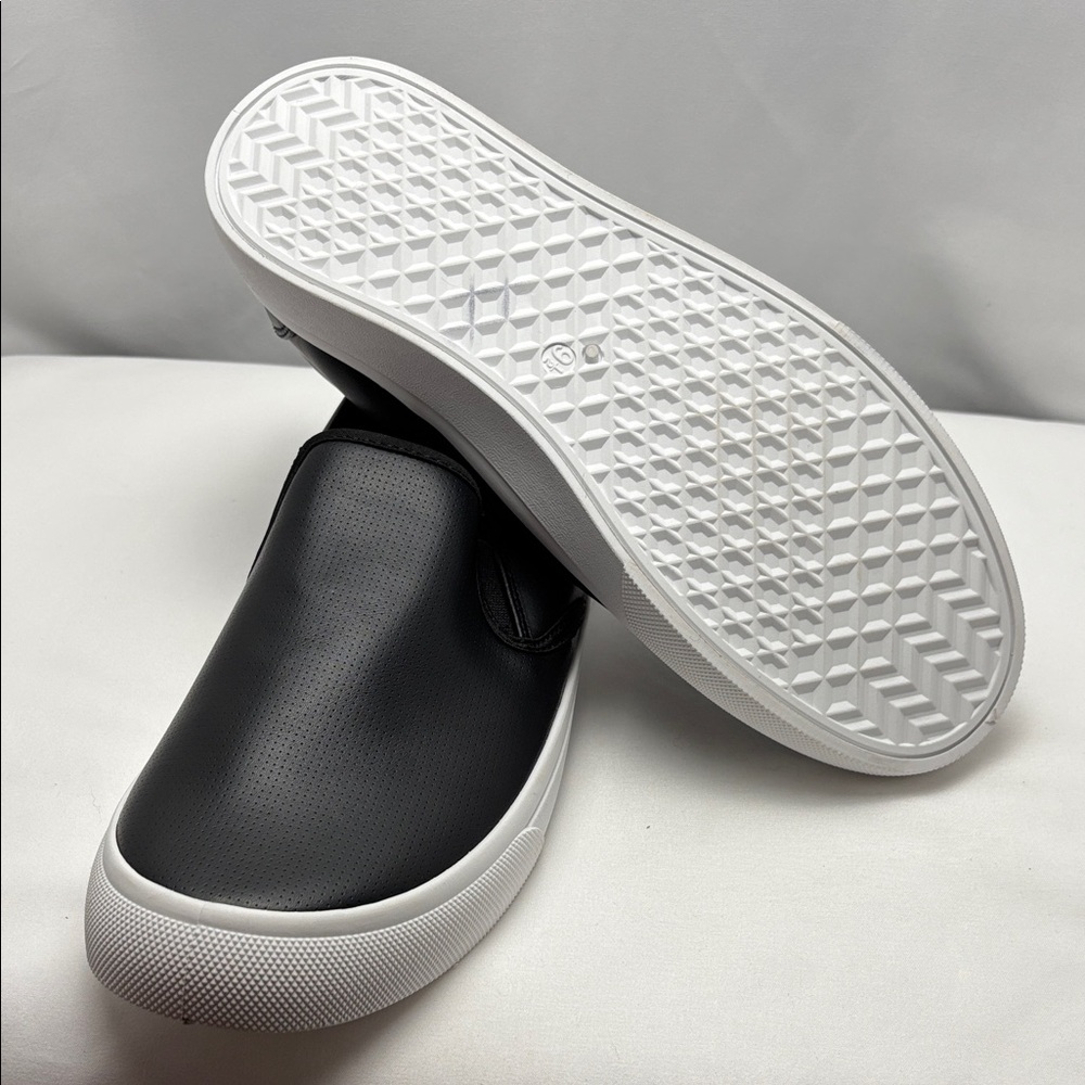 Maurices Women’s Black and White Slip-On Loafers - Picture 7 of 8